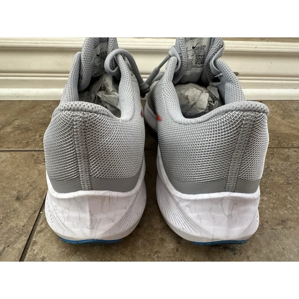 Brand New Men's Wolf Grey NIKE Winflo 8 Size 10 CW3419-004